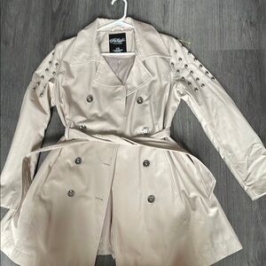 Stylish Beige Trench Coat with Studded Sleeves